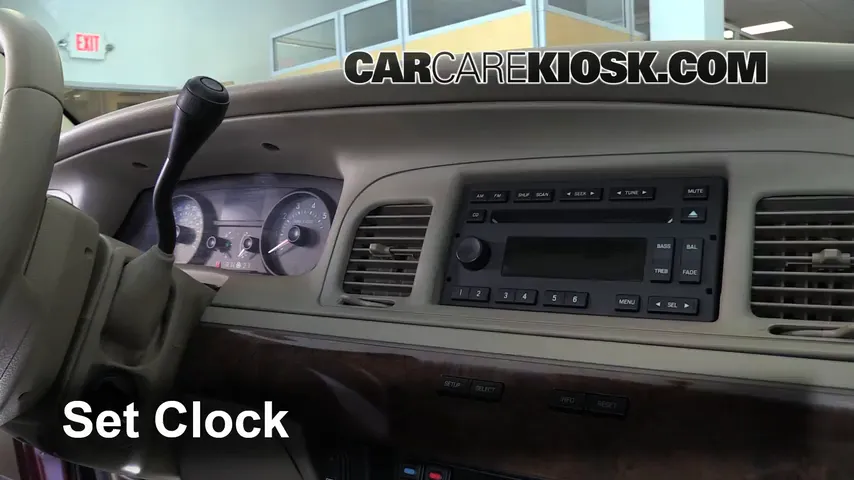 2009 Mercury Grand Marquis LS 4.6L V8 FlexFuel Clock